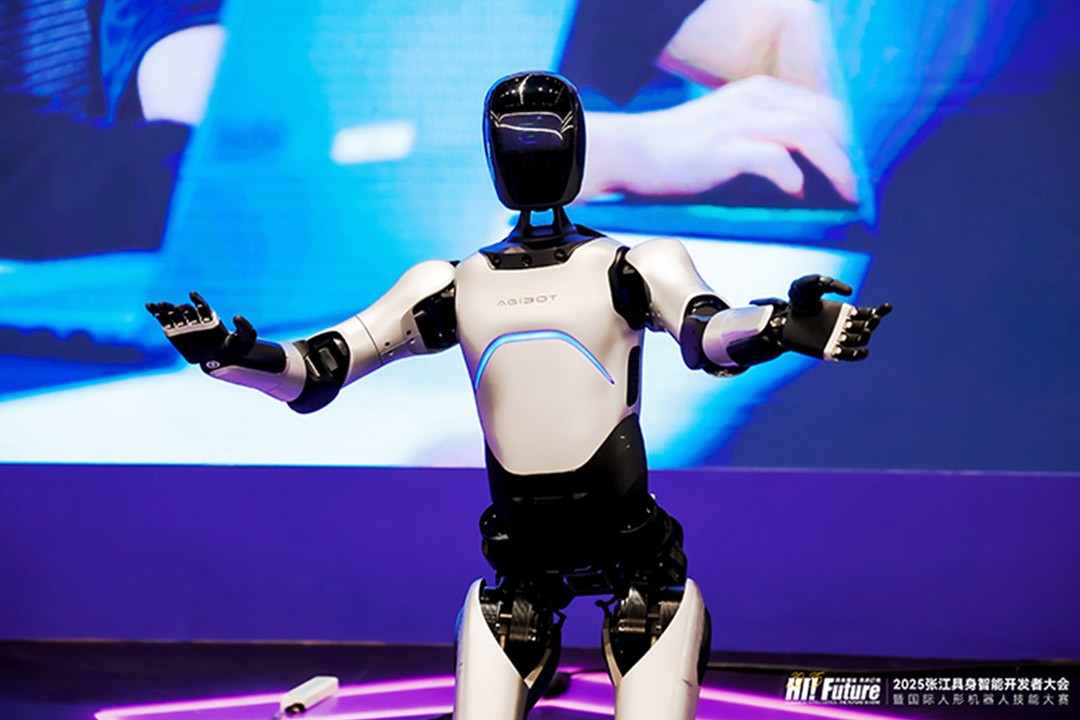 银河集团-决战新能源 | 柯衍鹏×邱会超：并肩作战的日与夜